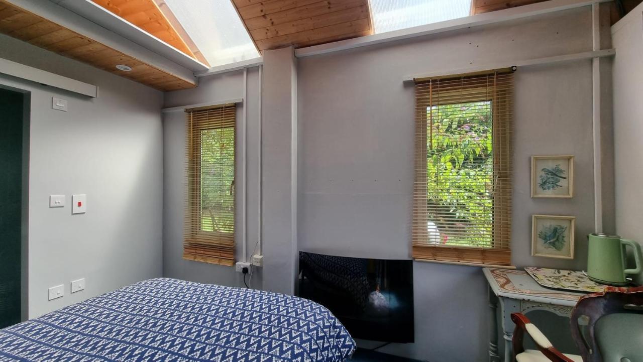 Glebe House, Private Entrance, Free Parking On Drive, Self Check In, Netflix Bed & Breakfast Ashford  Exterior photo